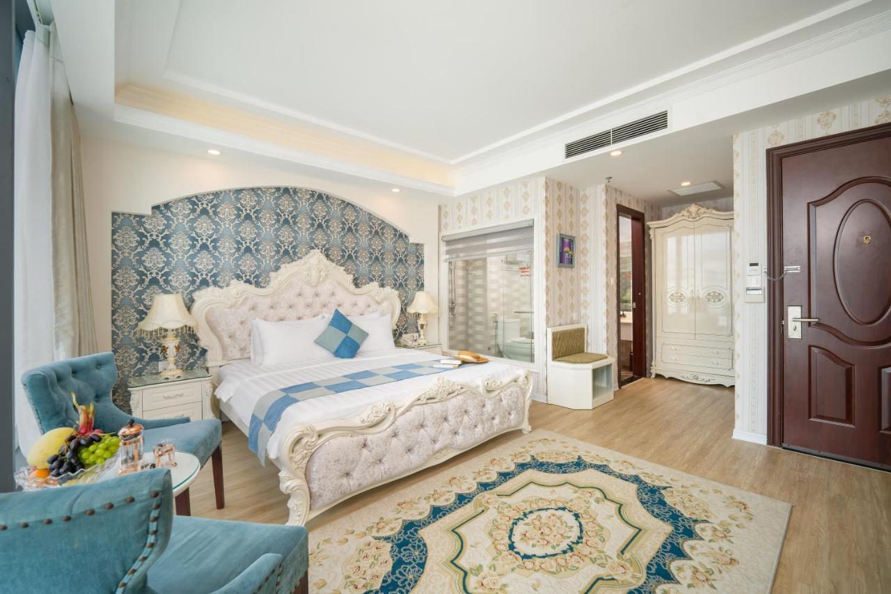 Royal Beach Hotel By Thg Дананг Экстерьер фото