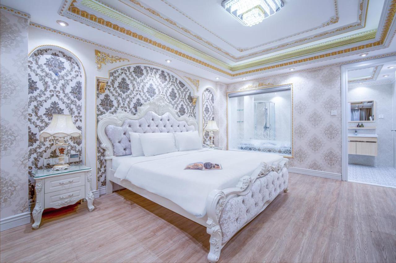 Royal Beach Hotel By Thg Дананг Экстерьер фото