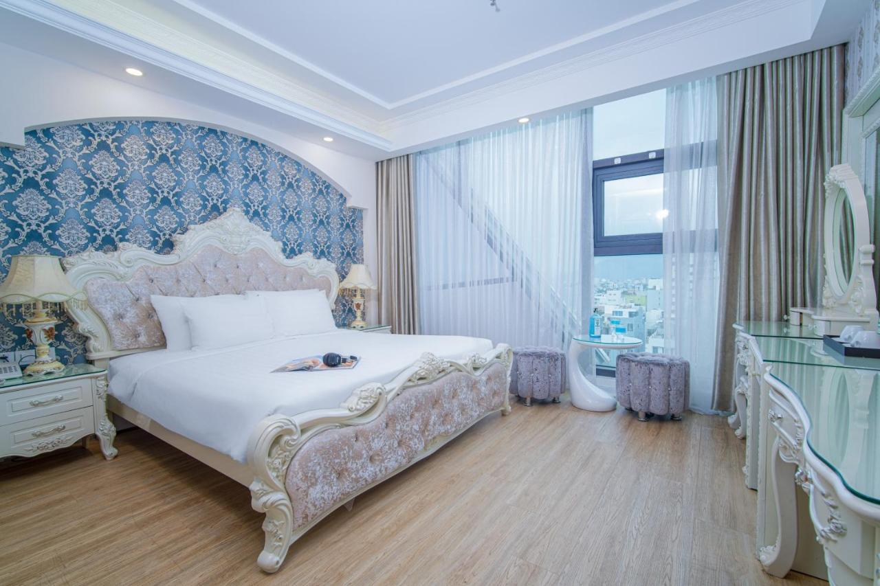 Royal Beach Hotel By Thg Дананг Экстерьер фото